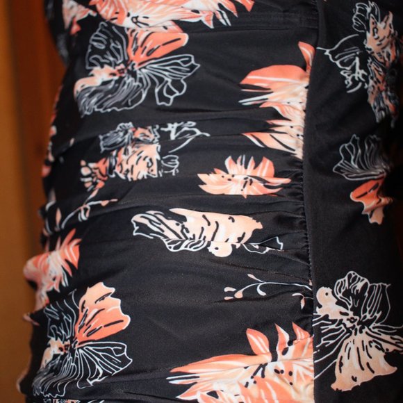 Hilor One Piece Swimsuit NWT Size 10 Missing Neck Strap. - Picture 5 of 11